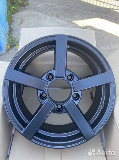 R16 5/139,7 новые матовые диски на Ниву