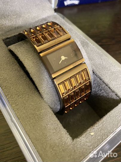 Часы dkny