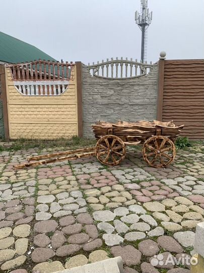 Деревянная телега декоративная резная