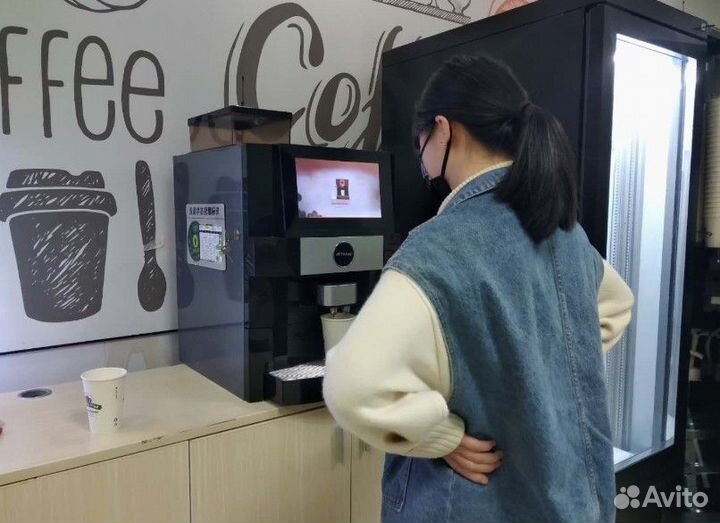 Кофейный автомат для зернового кофе