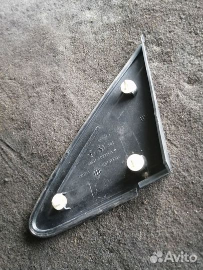 Накладка зеркала правого Ford Focus 2 треугольник