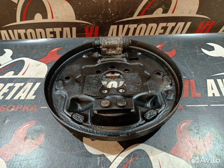 Пыльник тормозного барабана задний правый Skoda