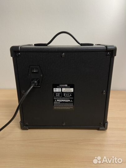 Гитарный комбоусилитель line 6 spider V 20 mkii