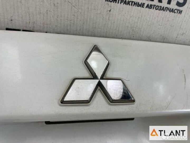 Накладка 5-й двери mitsubishi dion