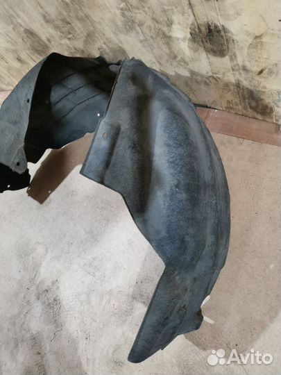 Подкрылок задний левый Ford Focus 3 хетчбэк 1.6