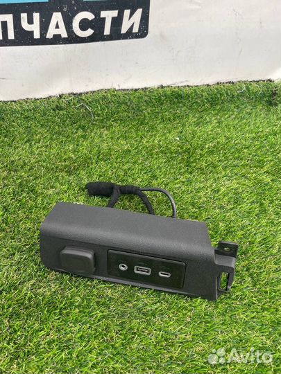 Разъем AUX / USB Buick Encore GX 2020 13529865