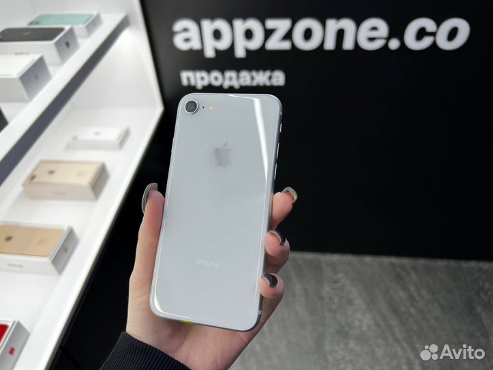 iPhone 8, 64 ГБ