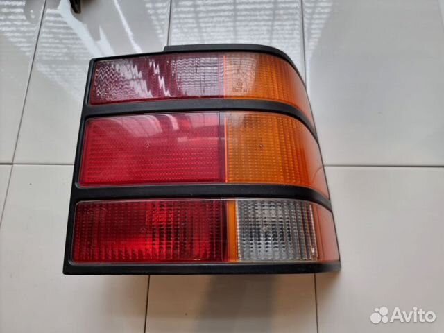 Фонарь задний правый Ford Scorpio MK1 оригинал