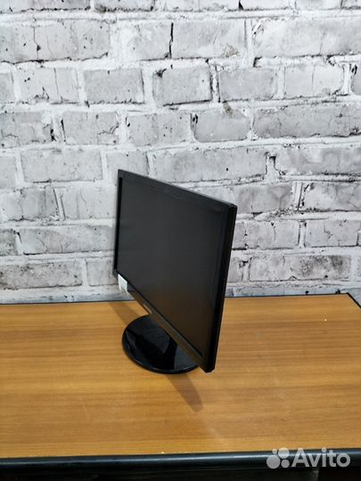Монитор Samsung