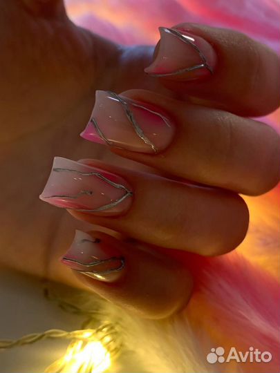 Маникюр и педикюр