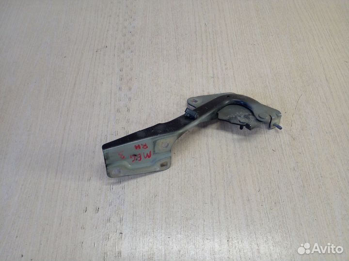 Петля капота правая Renault Megane 3