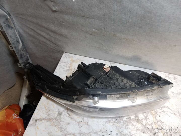 Фара левая Kia Ceed 3 2018 Н.в