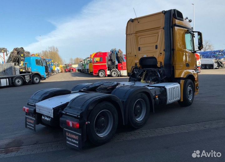 Pазбираем грузовик Mercedes-Benz Actros mpiv с 201