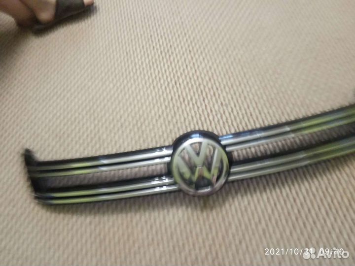 Решетка радиатора volkswagen tiguan 2012