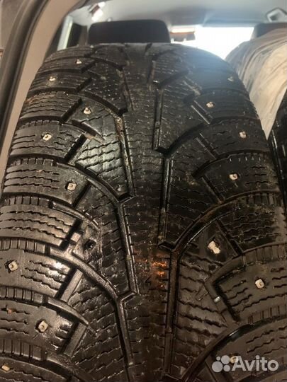 Nokian Tyres Hakkapeliitta 5 SUV 235/60 R18 104T