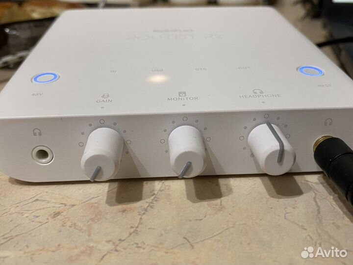 Звуковая карта внешняя Midiplus routist R2