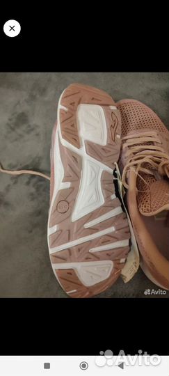 Кроссовки женские 38 размер