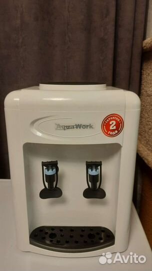 Диспенсер кулер водораздатчик для воды