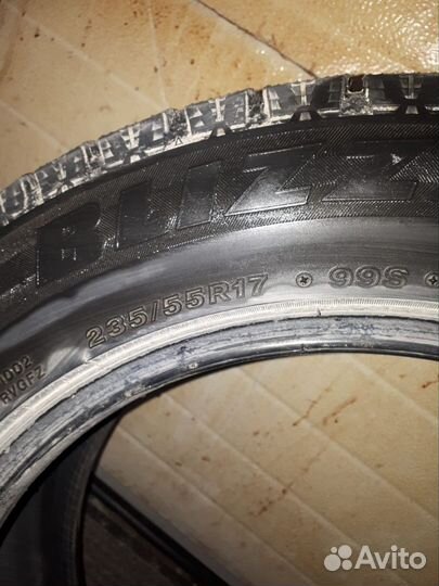 Bridgestone Blizzak Revo GZ 235/55 R17