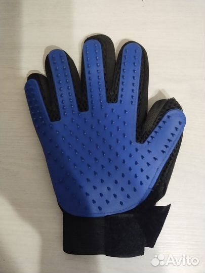 Перчатка для вычесывания шерсти