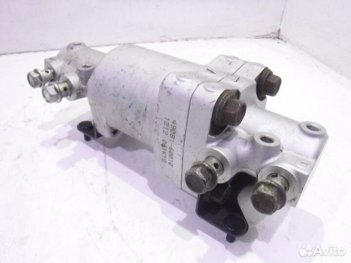 Цилиндр управления гидроподвеской