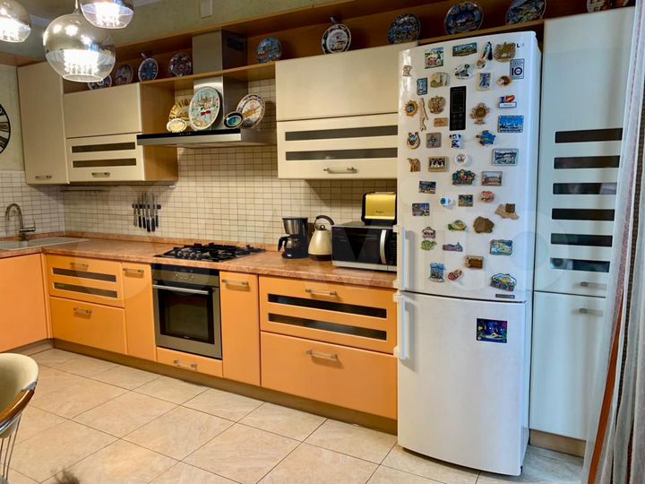 3-к. квартира, 110,6 м², 2/4 эт.