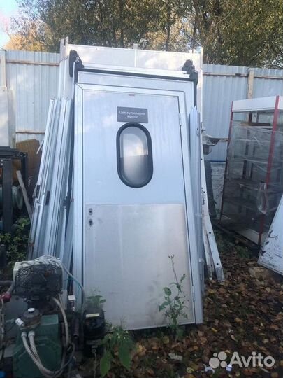 Холодильная дверь