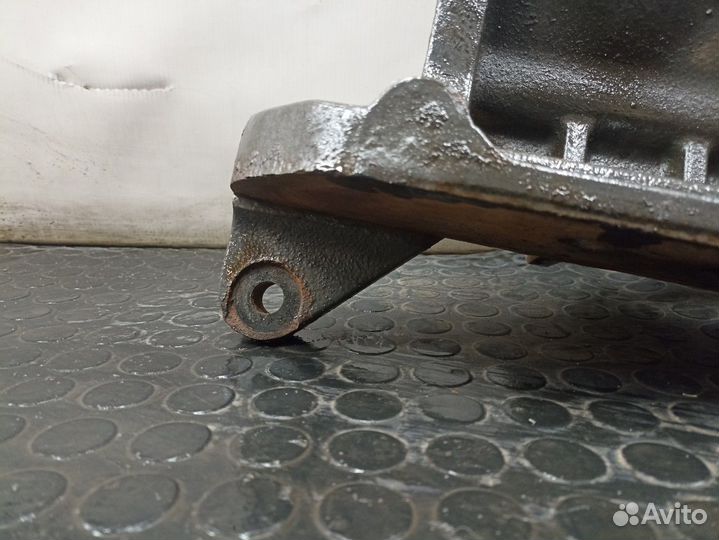 7420820397 Кронштейн рессоры передний левый