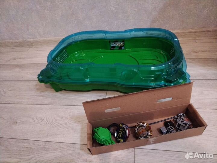 Бейблэйд волчки и арена