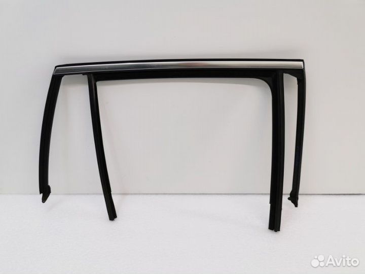 Молдинг двери задний правый Mercedes-Benz