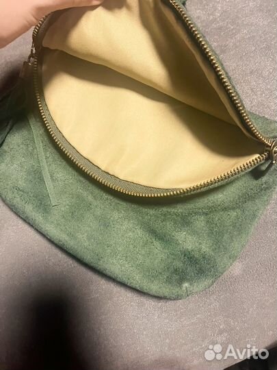 Сумка через плечо изумрудная замша