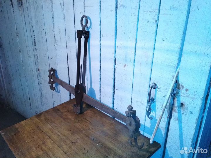 Весы старинные