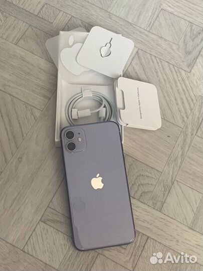 Телефон iPhone 11