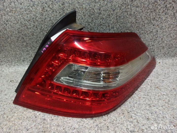 Фонарь правый Nissan Teana J32 2008