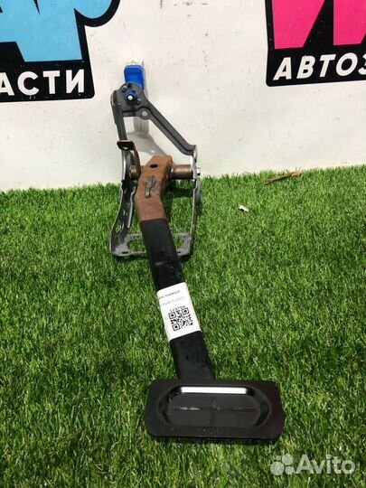 Педаль тормоза Tesla Model S 2012