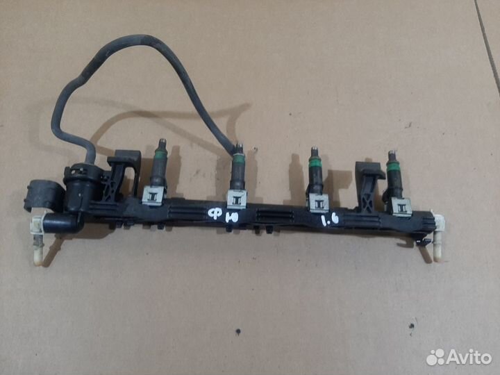 Топливная рампа в сборе Ford Fusion