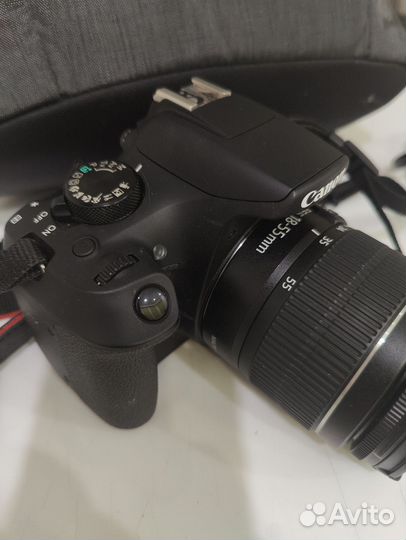 Зеркальный фотоаппарат Canon DS126621 почти новый