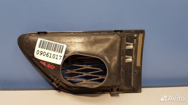 Накладка переднего правого крыла Land Rover Range Rover Sport 2005-2012