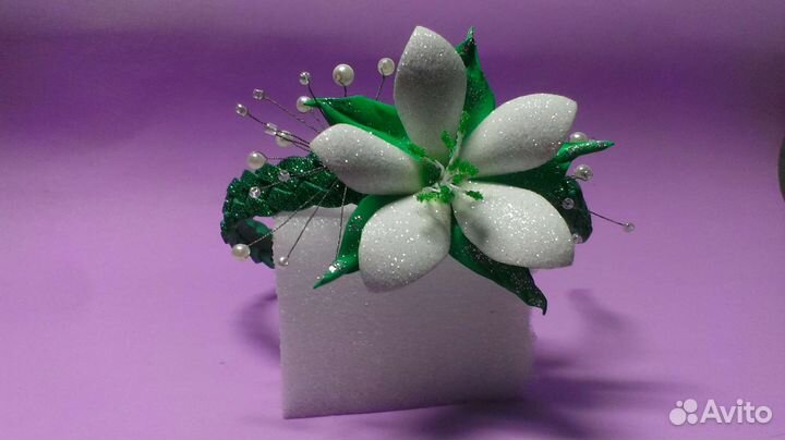 Ободок с цветами, новогодними композициями