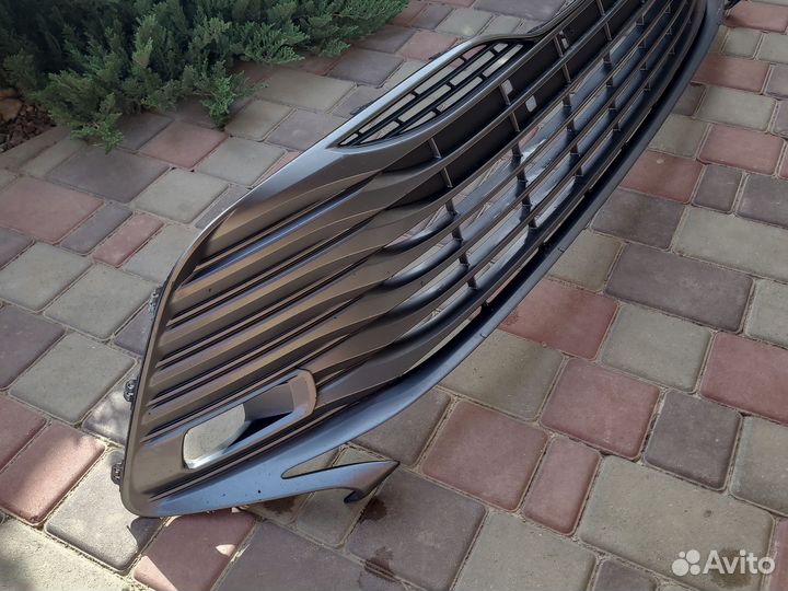 Решетка бампера toyota camry 70