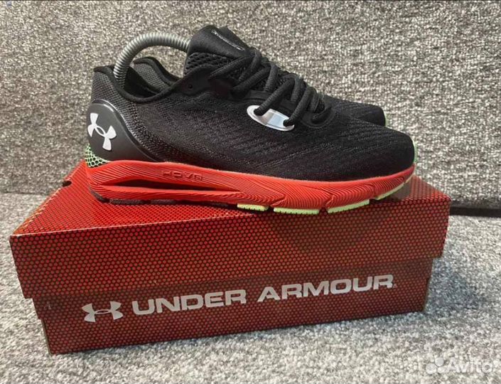 Кроссовки Under armour