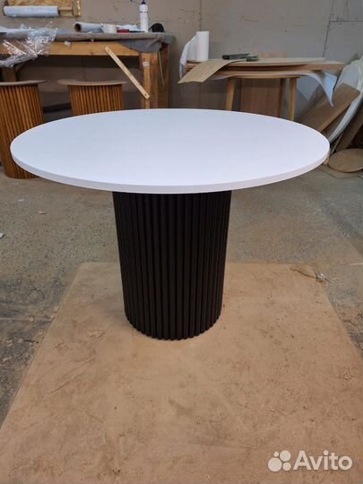 Стол обеденный раскладной с рейками