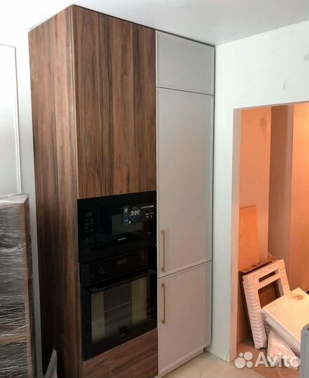 Кухни на заказ с практичными столешницами