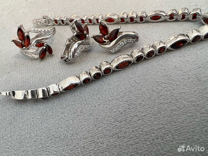 Набор серебряных украшений новый