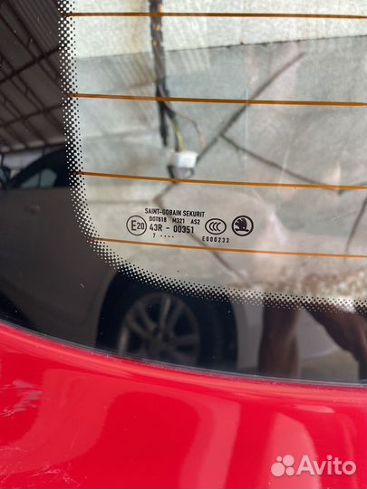 Стекло заднее skoda fabia
