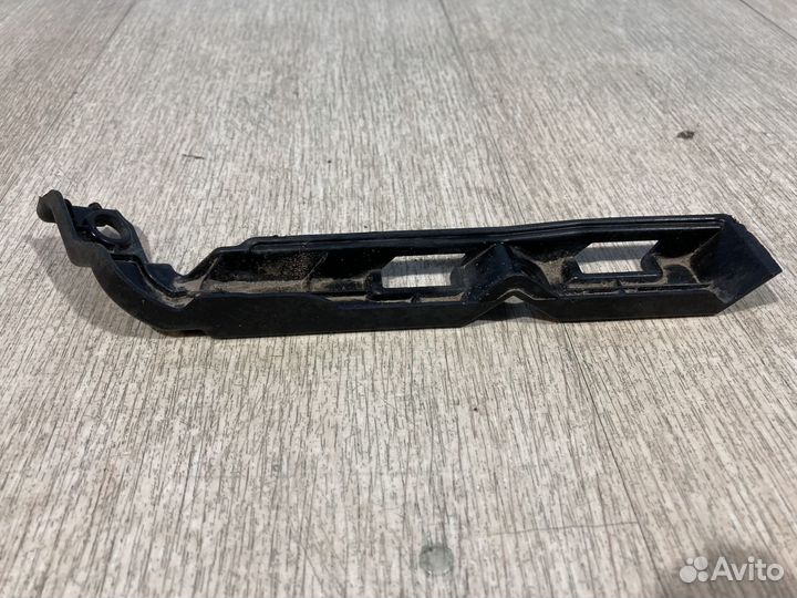 Кронштейн Kia Soul 2019 865B4K0000 FR