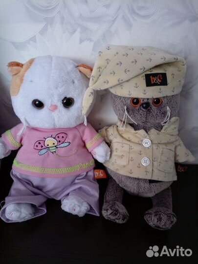 Кот Басик и кошечка лили