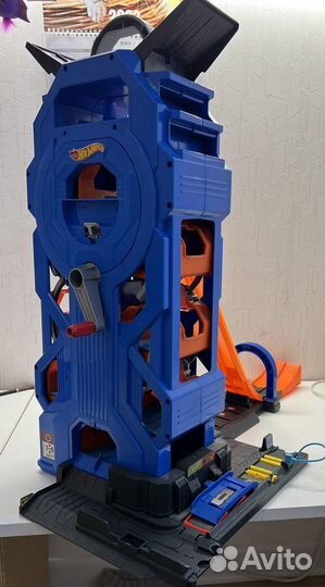 Hot wheels мега гараж