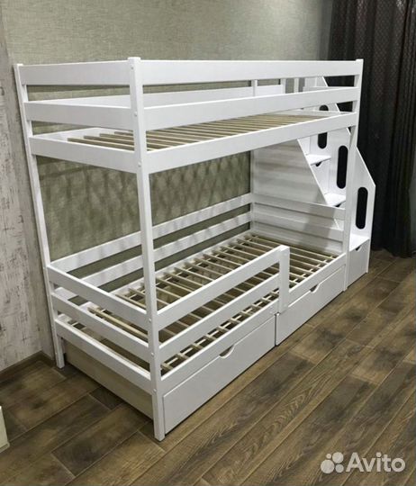 Двухъярусная кровать