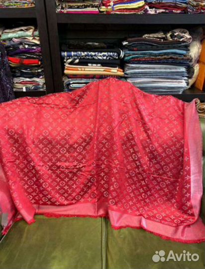 Платок fendi цвет 